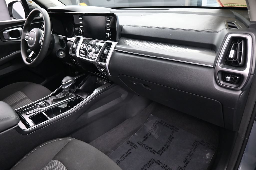 Used 2023 Kia Sorento LX FWD image 43