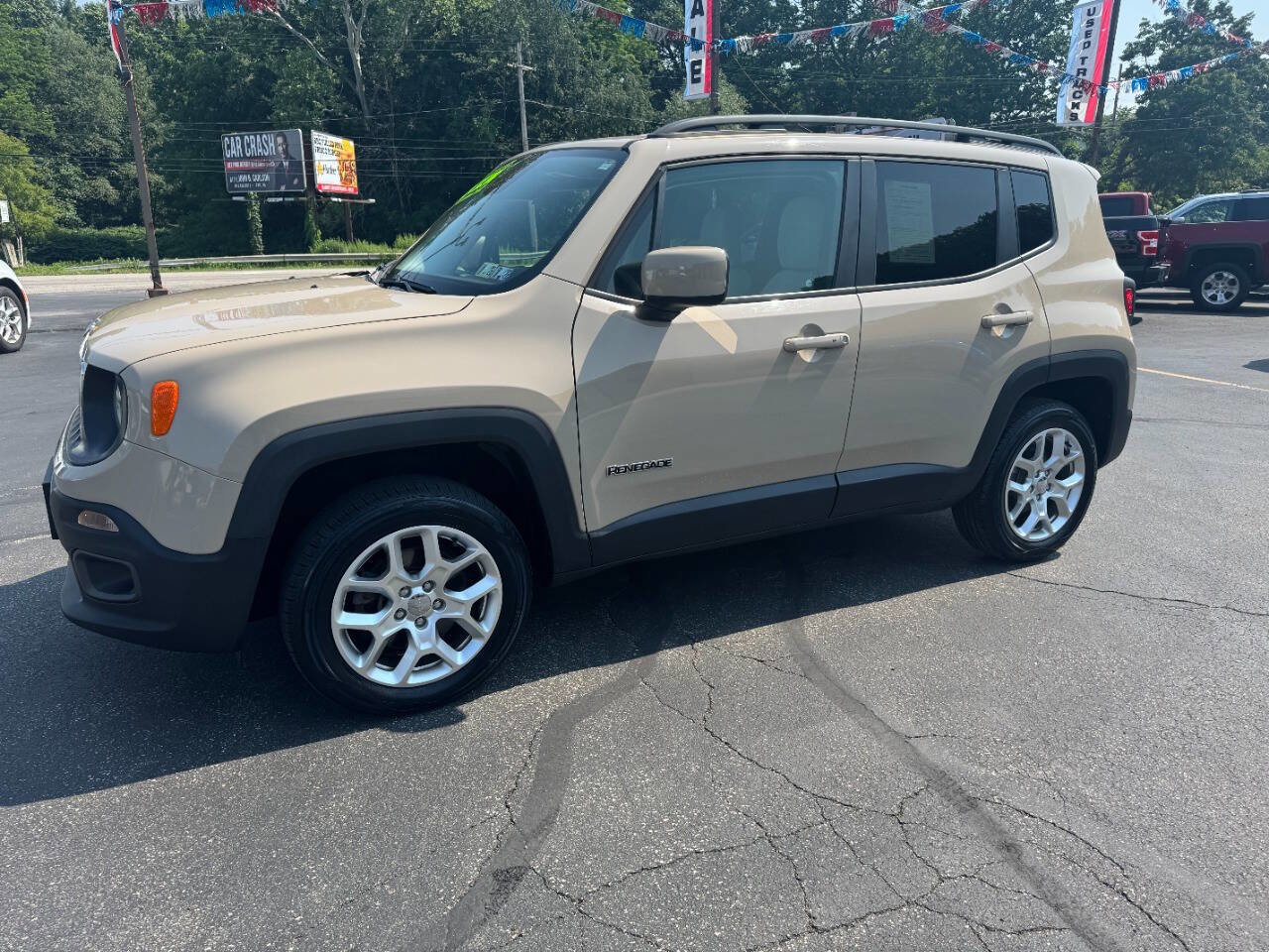Used 2016 Jeep Renegade Latitude image 5