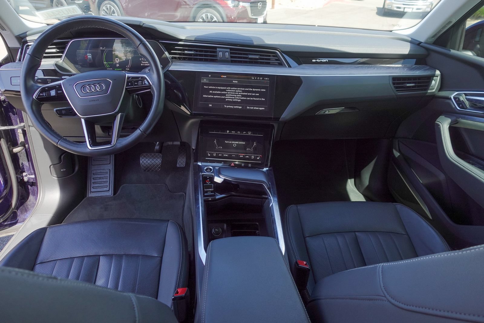 Used 2022 Audi e-tron Premium Plus w/ Premium Plus Package AWD/4WD image 10