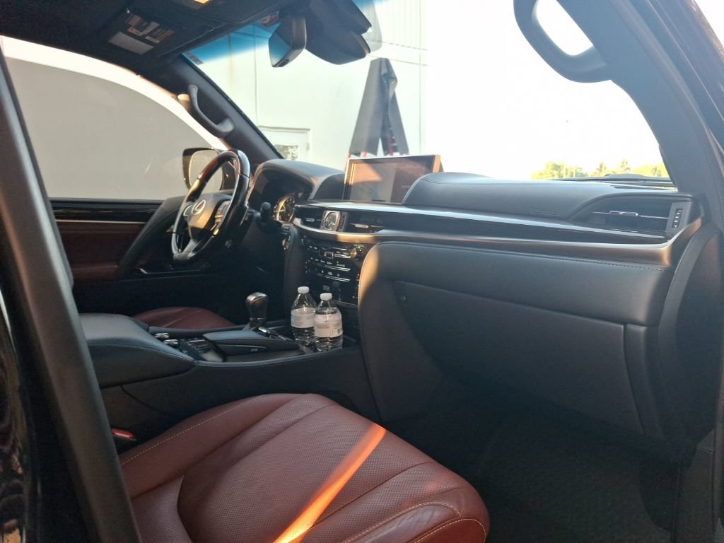 Certified 2020 Lexus LX 570 4WD w/ Sport Package image 4