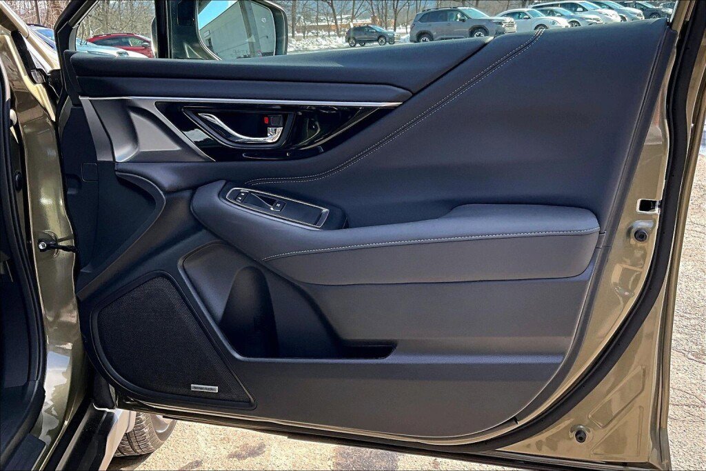 Certified 2025 Subaru Outback Touring XT w/ Tech Package 2 image 14