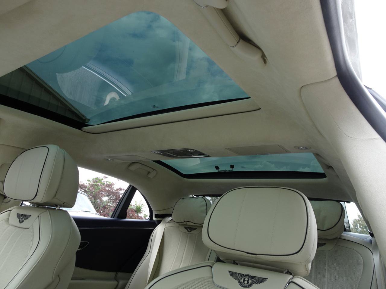 Used 2021 Bentley Flying Spur V8 AWD/4WD image 12
