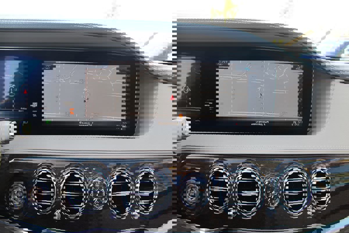 Used 2019 Mercedes-Benz S 450 Sedan image 34