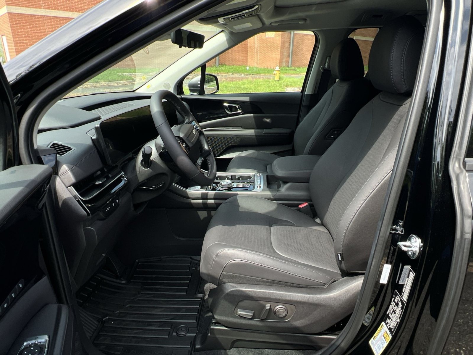 New 2027 Kia Carnival SX Prestige FWD image 18