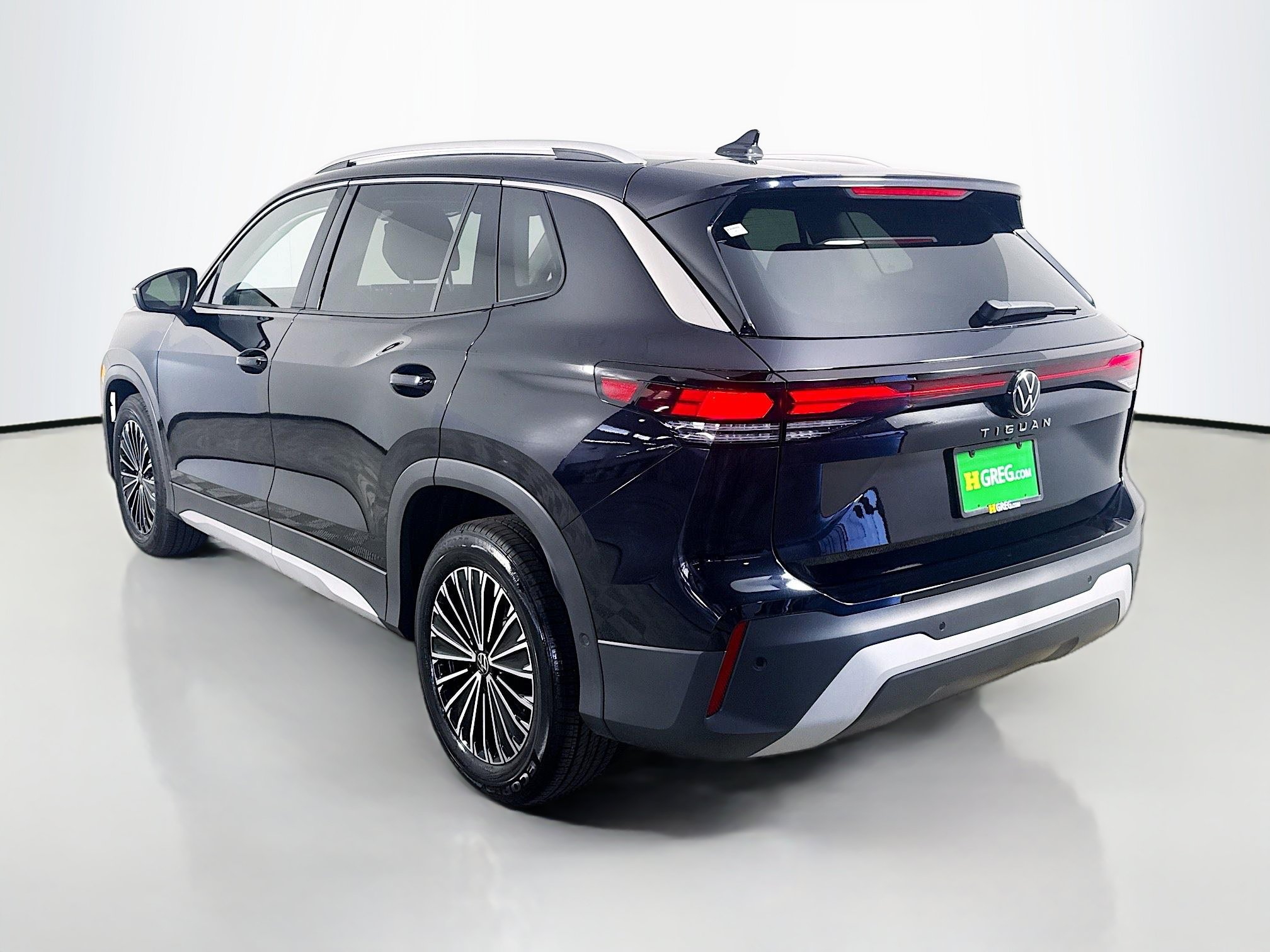 Used 2026 Volkswagen Tiguan S FWD image 7