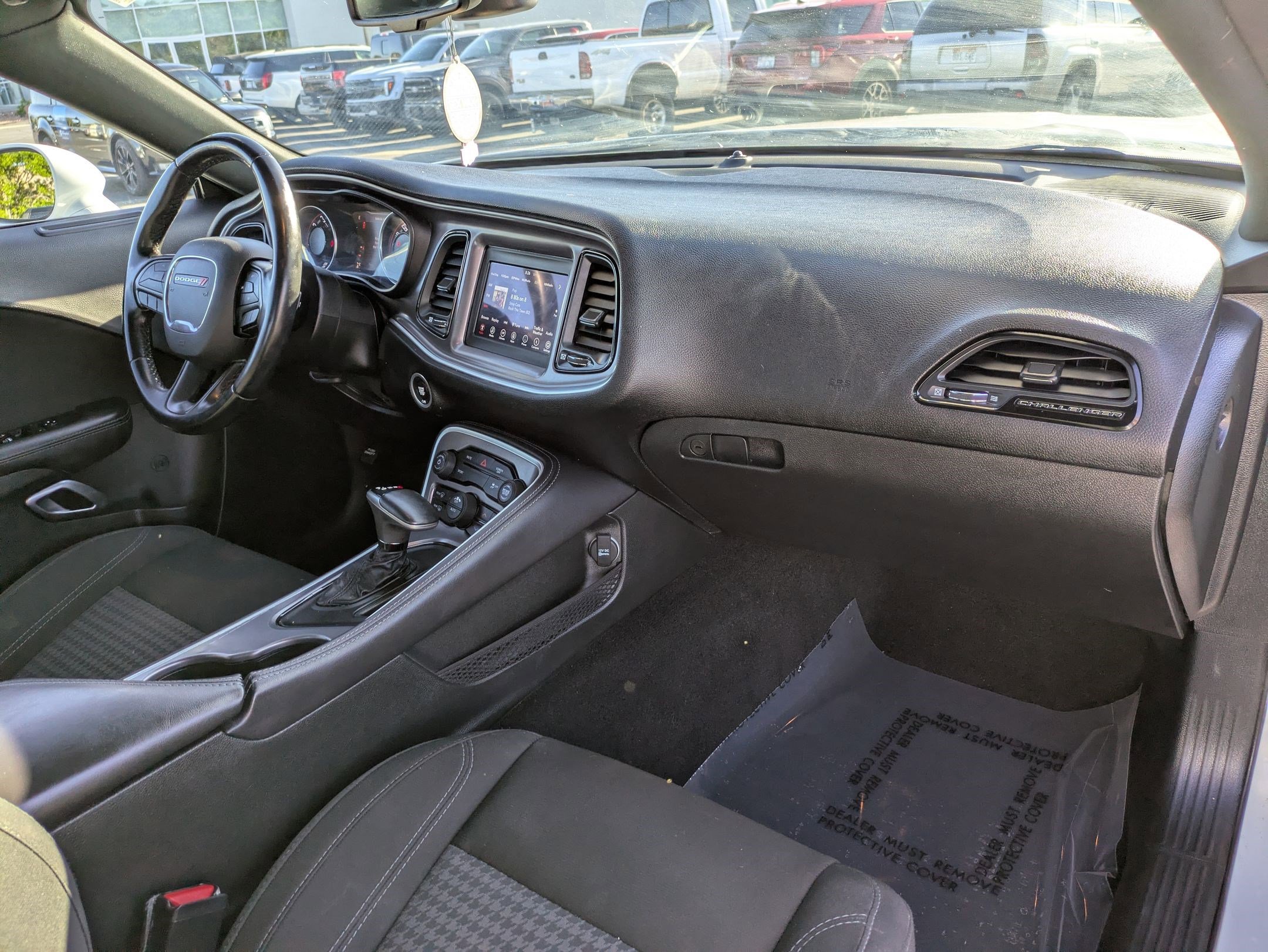 Used 2019 Dodge Challenger SXT image 30
