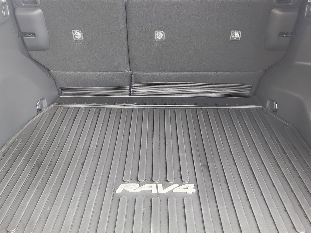 Used 2024 Toyota RAV4 LE AWD/4WD image 21
