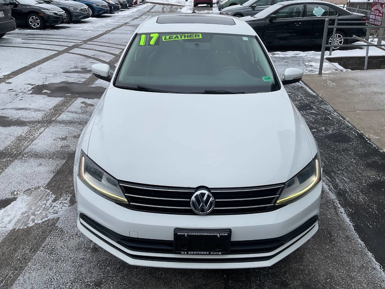 Used 2017 Volkswagen Jetta SE image 4