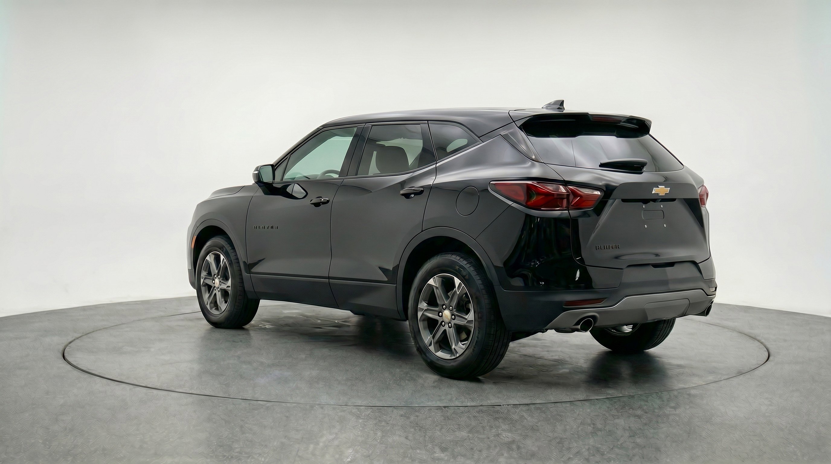 Used 2025 Chevrolet Blazer LT FWD image 6