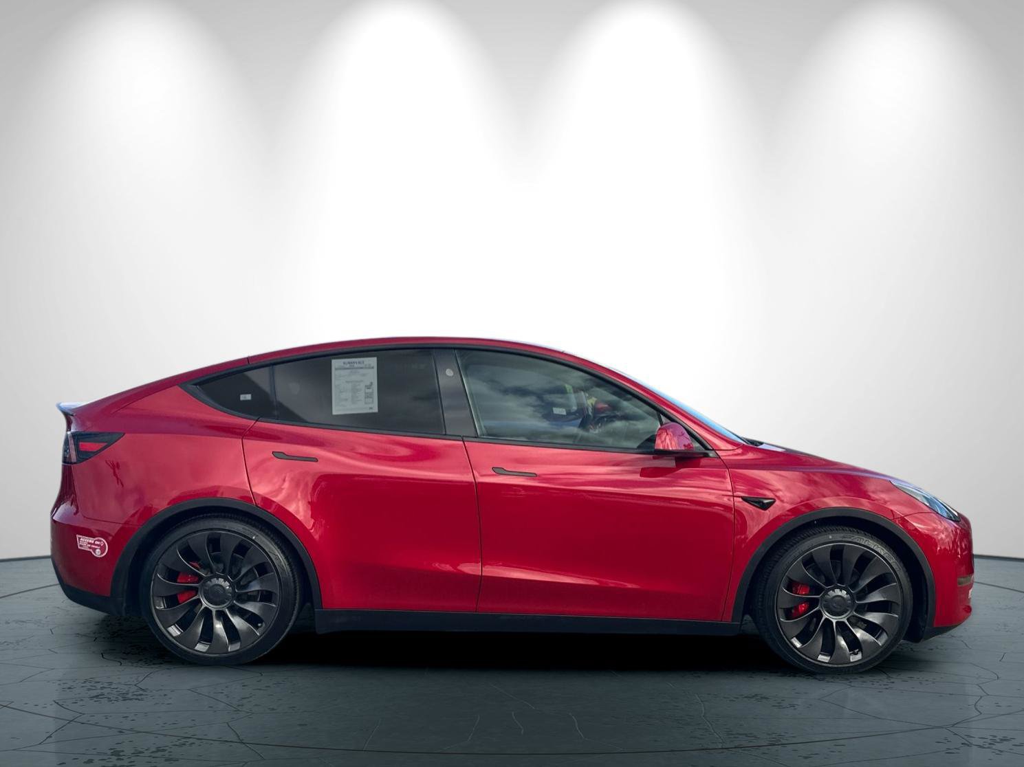 Used 2023 Tesla Model Y Performance AWD/4WD image 3
