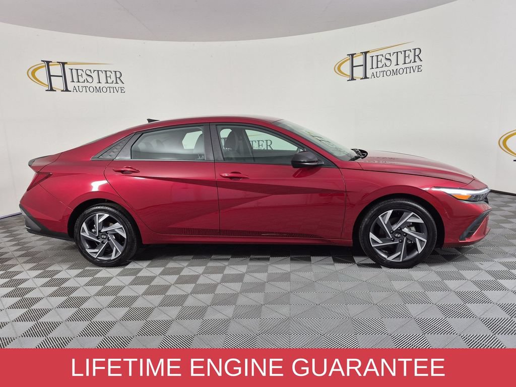 Used 2025 Hyundai Elantra SEL FWD image 3