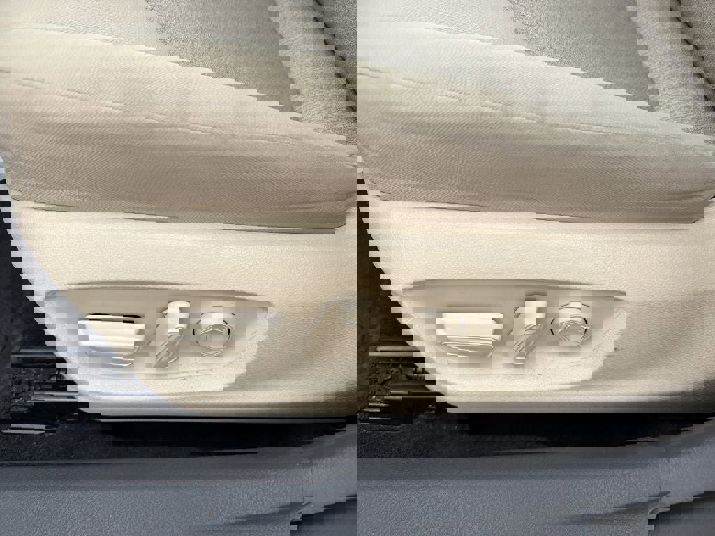 Used 2023 Toyota Camry LE image 17