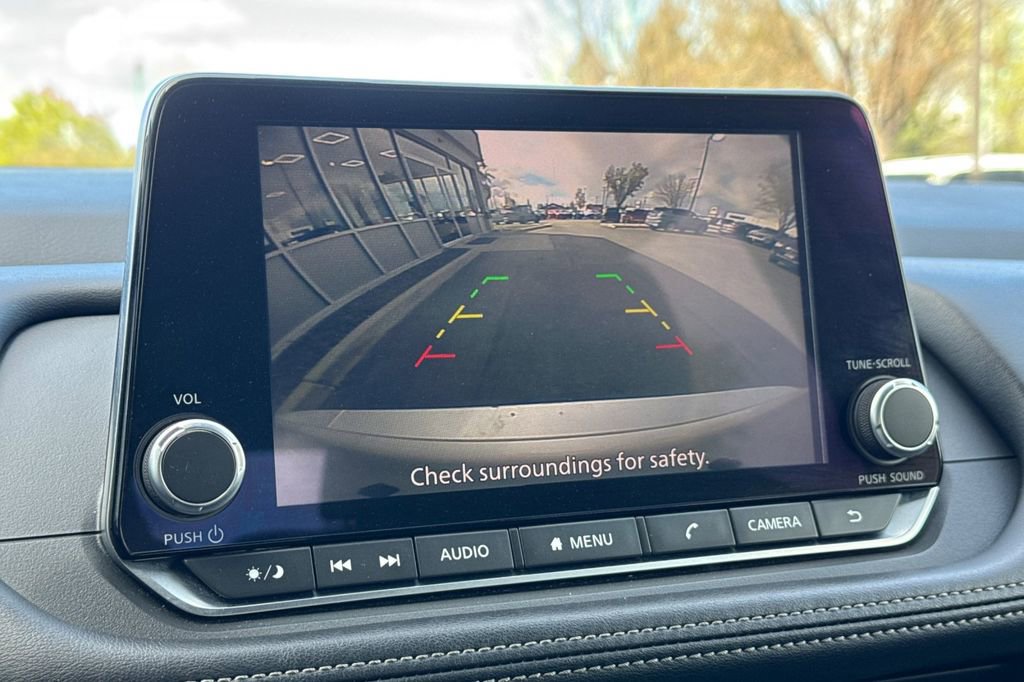 Used 2024 Nissan Rogue S image 19