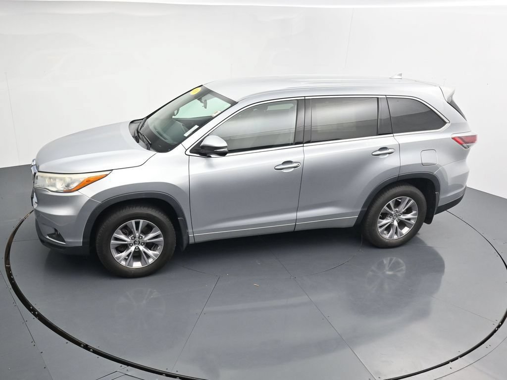 Used 2016 Toyota Highlander Plus AWD/4WD image 29