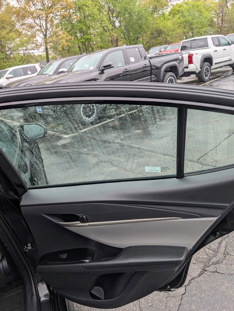 Used 2025 Toyota Camry SE w/ Convenience Package FWD image 16