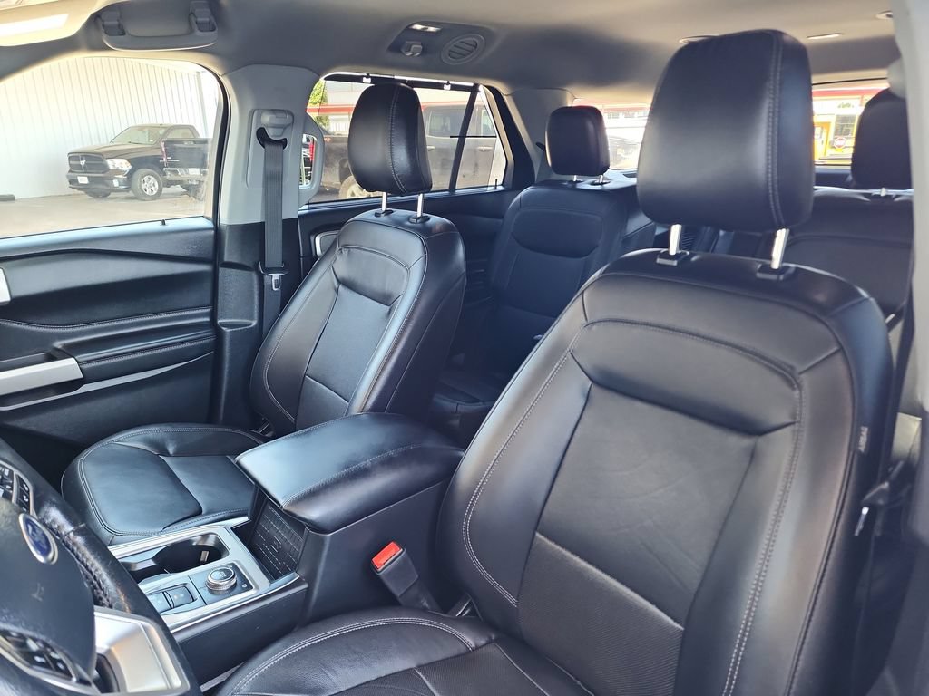 Used 2023 Ford Explorer Limited w/ Equipment Group 301A AWD/4WD image 16