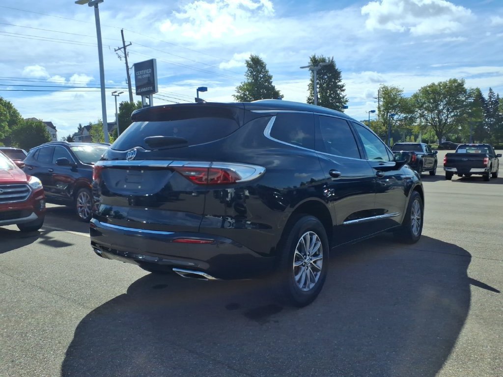 Used 2024 Buick Enclave Essence AWD/4WD image 4