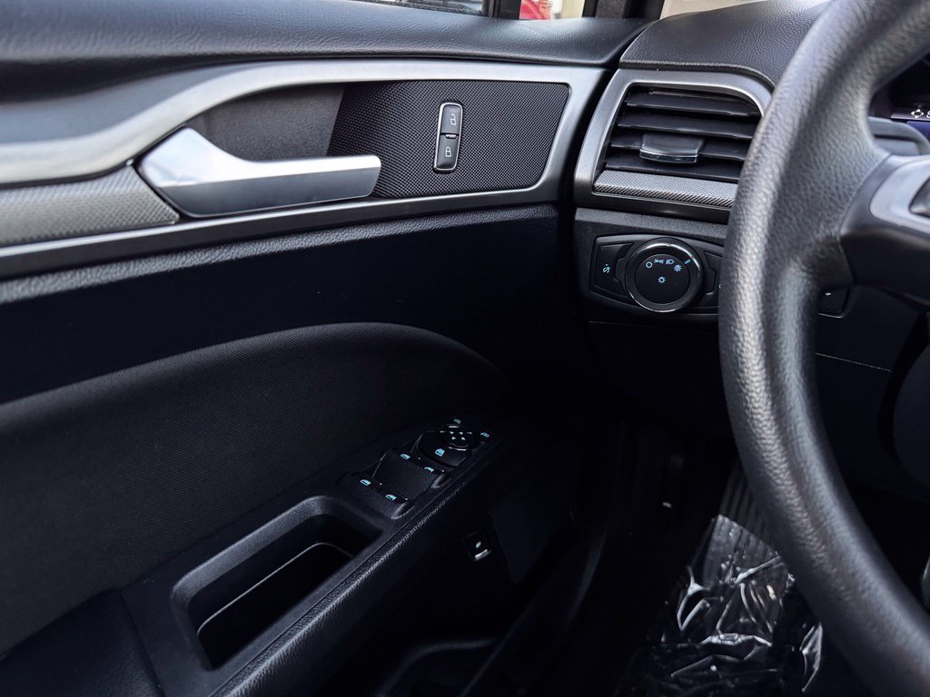 Certified 2019 Ford Fusion SE FWD image 35