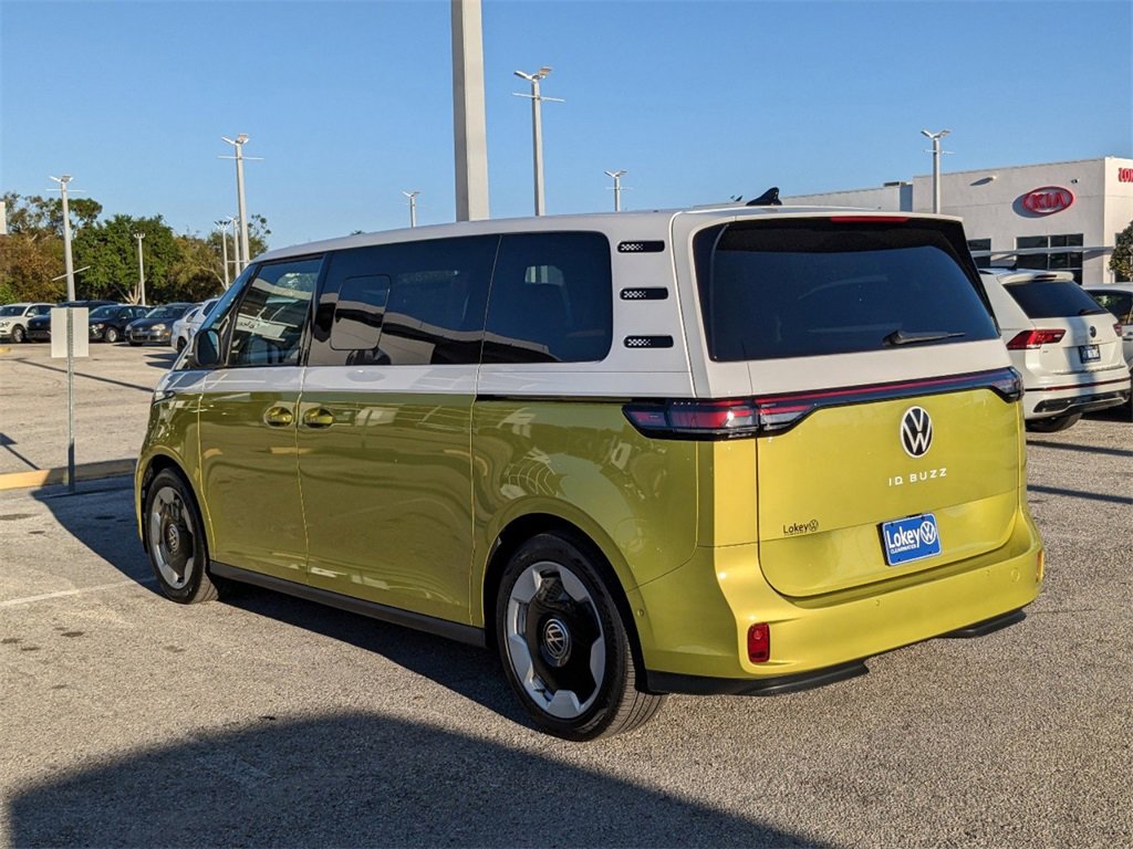 New 2025 Volkswagen ID. Buzz Pro S Plus image 5