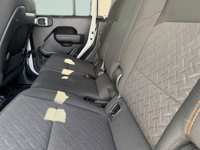 Used 2025 Jeep Gladiator Mojave w/ Convenience Group image 19