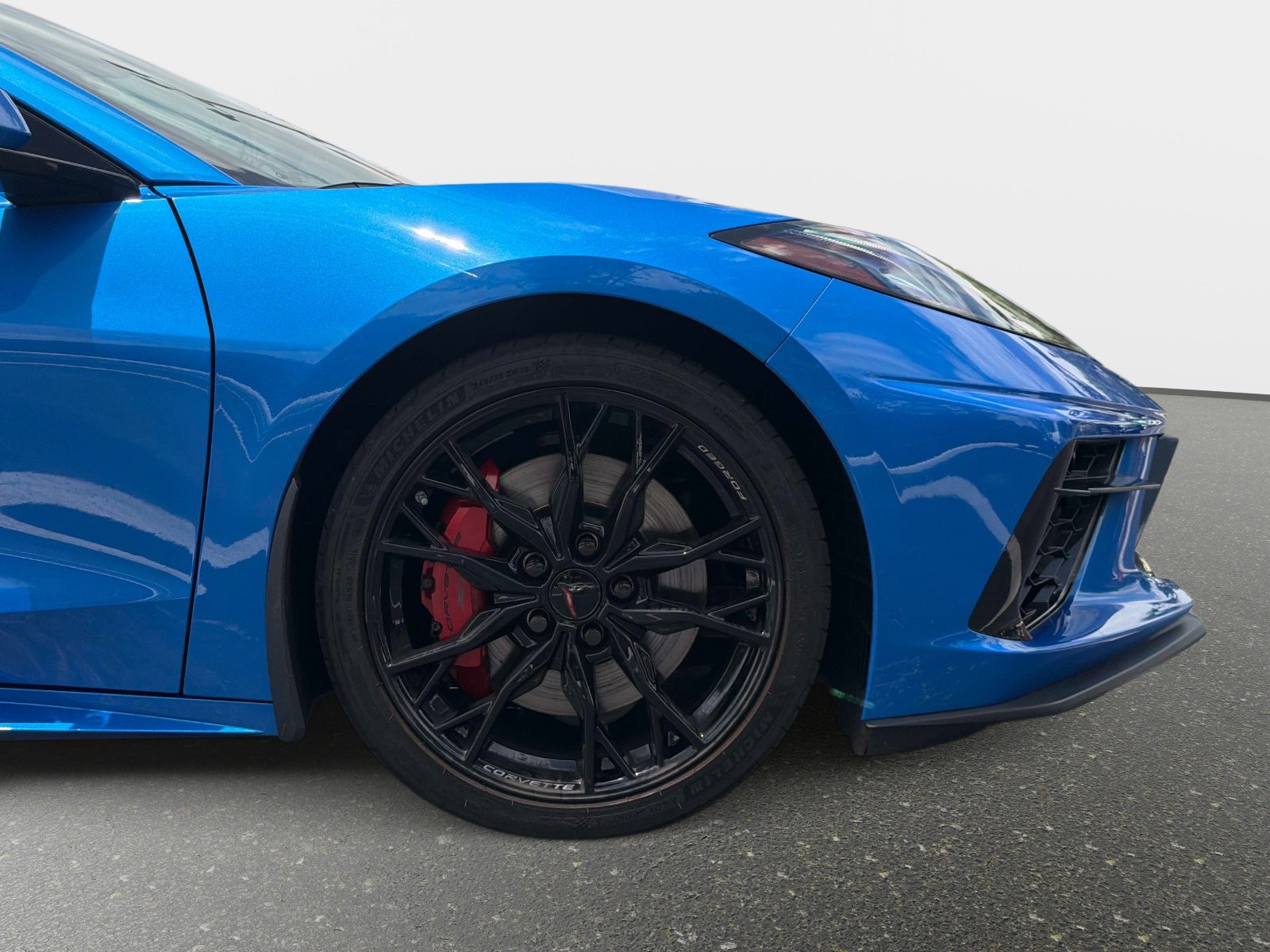 Used 2024 Chevrolet Corvette Stingray Preferred Cpe w/ Z51 Performance Package RWD image 35