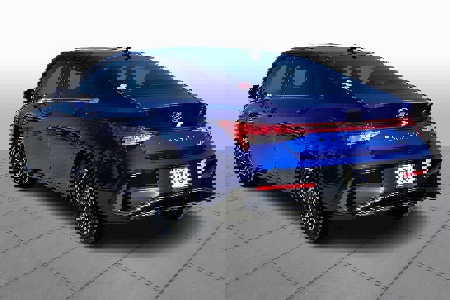 Used 2025 Hyundai Elantra Limited image 12