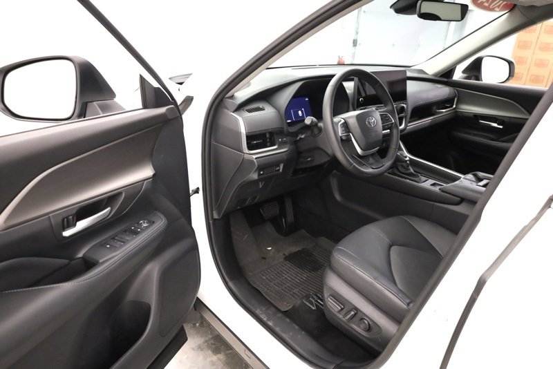 Certified 2024 Toyota Grand Highlander XLE image 9