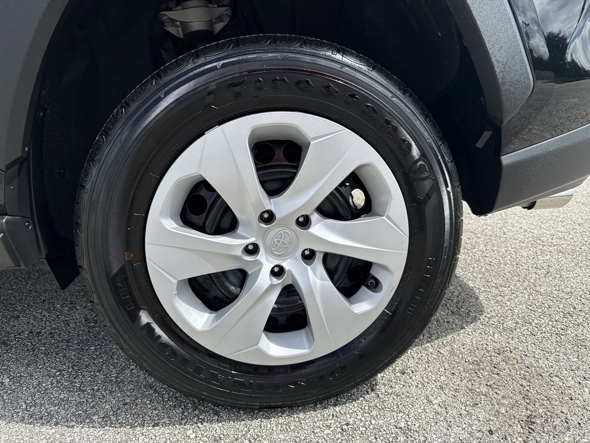 Certified 2025 Toyota RAV4 LE FWD image 18