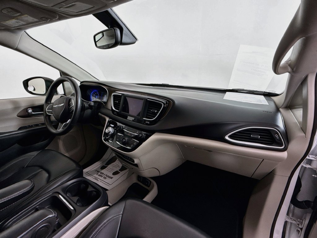 Used 2021 Chrysler Voyager Lxi FWD image 28