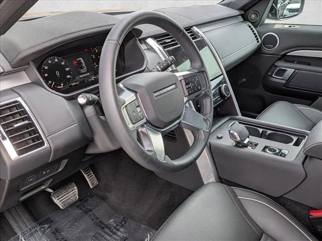 Used 2024 Land Rover Discovery Dynamic SE image 10