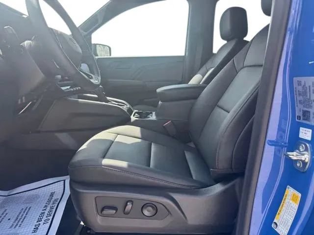 Used 2025 Chevrolet Colorado Trail Boss AWD/4WD image 9