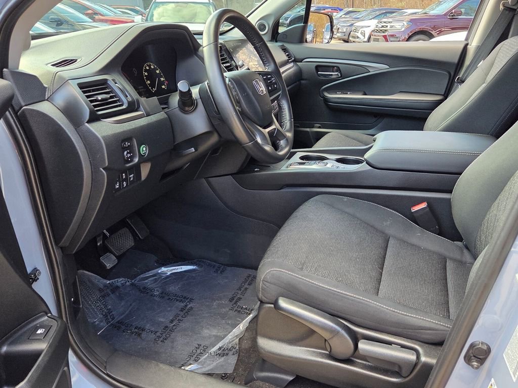 Used 2024 Honda Ridgeline Sport image 11