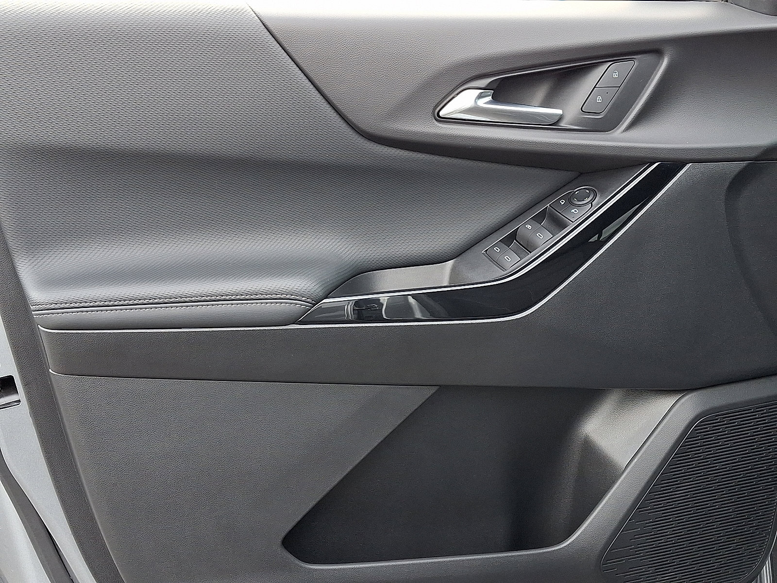 Used 2025 Chevrolet Equinox LT image 13