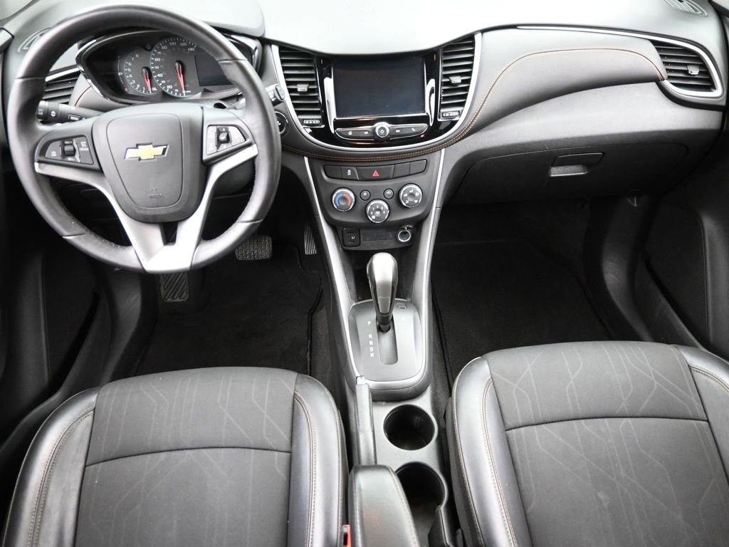 Used 2017 Chevrolet Trax LT w/ LT Convenience Package FWD image 12