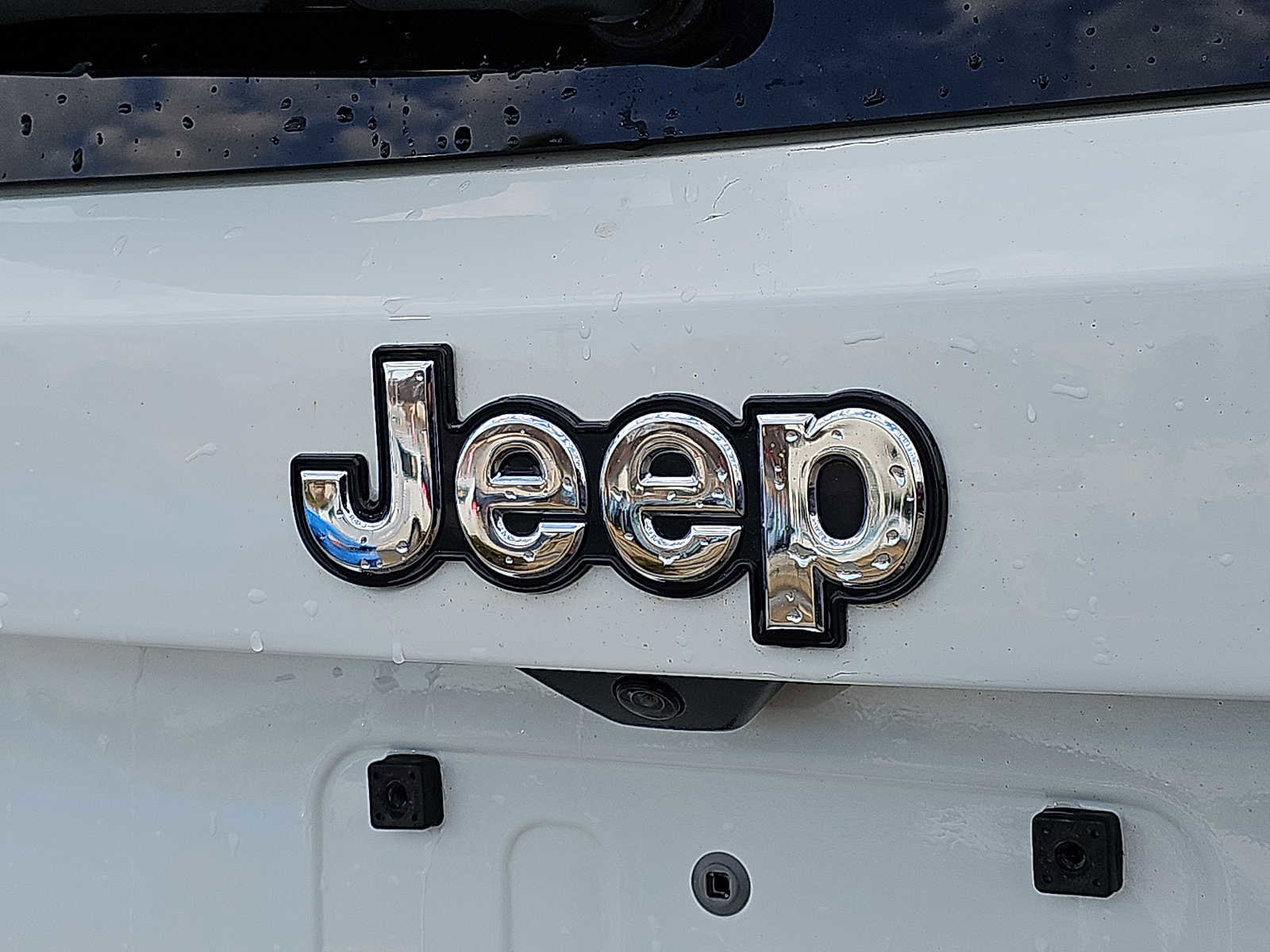 Used 2023 Jeep Renegade Latitude w/ Sun & Fun Group AWD/4WD image 32