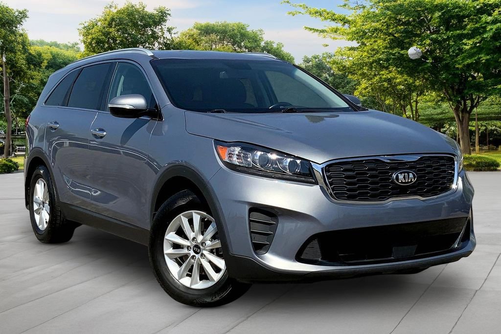 Used 2020 Kia Sorento LX w/ LX I4 Convenience Package image 3