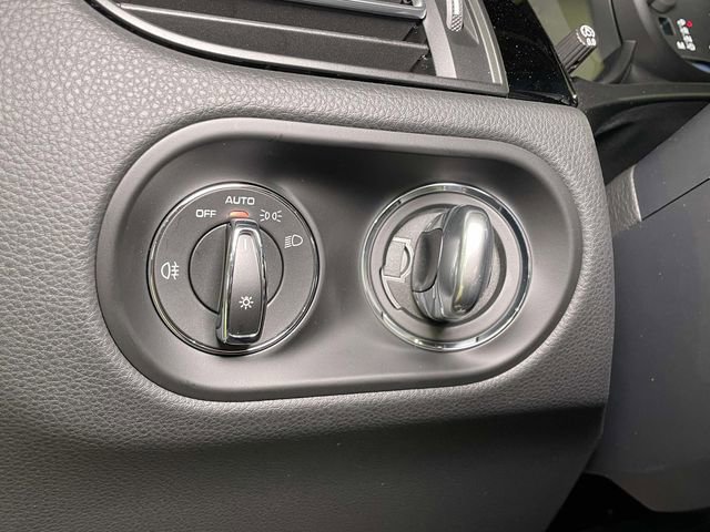 New 2026 Porsche Macan image 40