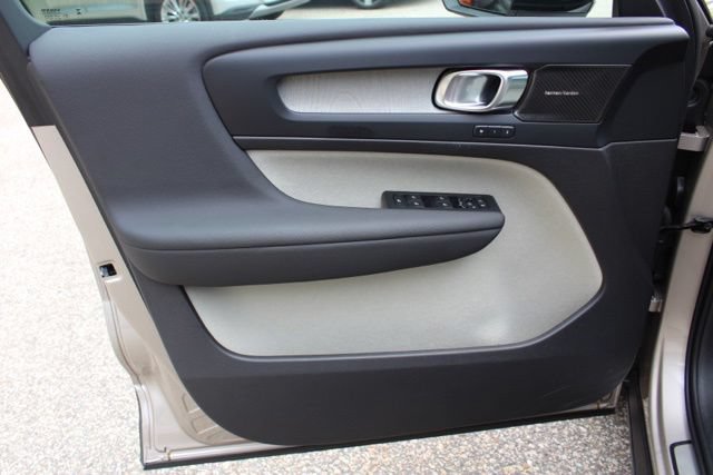 Certified 2023 Volvo XC40 B5 Ultimate w/ Climate Package AWD/4WD image 25