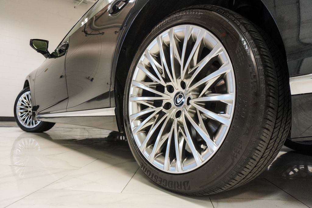 Used 2024 Lexus LS 500 AWD w/ Interior Upgrade Package image 41