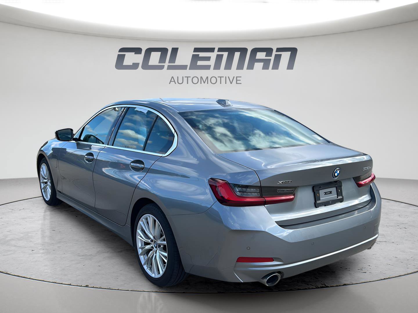 Used 2024 BMW 330e xDrive AWD/4WD image 4