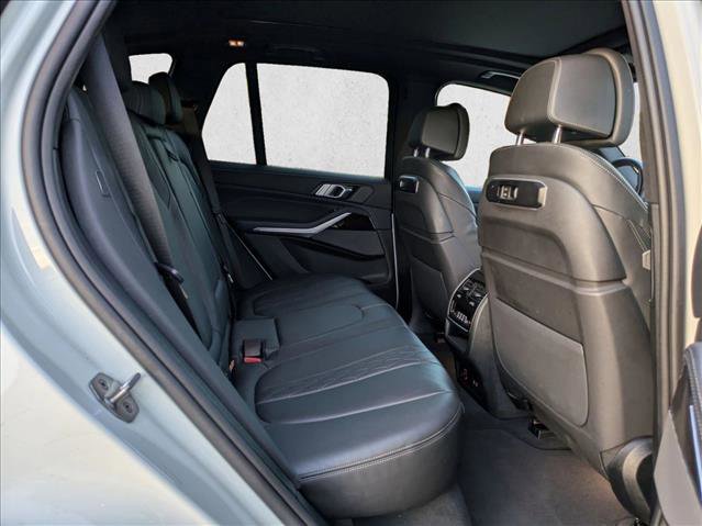 Used 2025 BMW X5 xDrive50e image 18