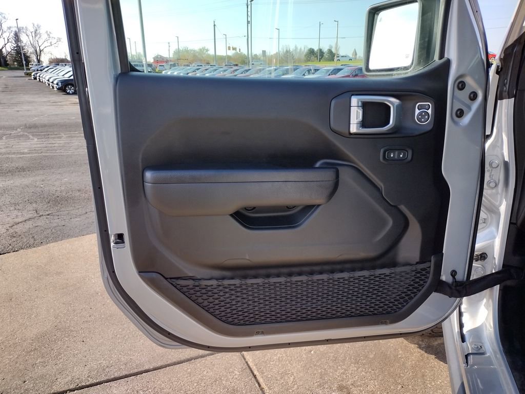 Used 2024 Jeep Wrangler Unlimited Rubicon 4xe w/ Technology Group AWD/4WD image 23