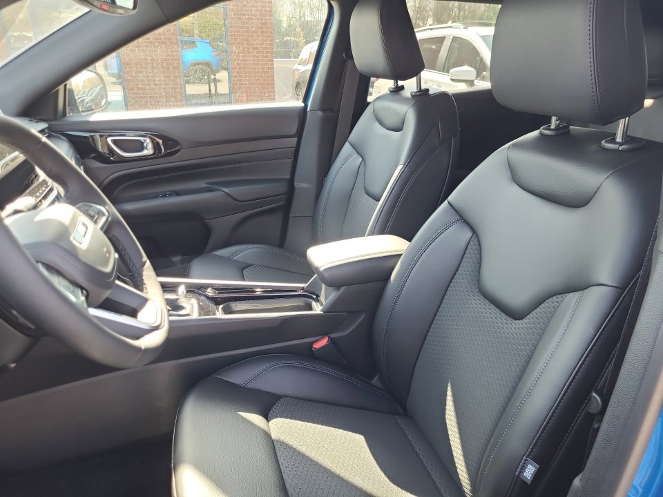 New 2026 Jeep Compass Latitude image 30