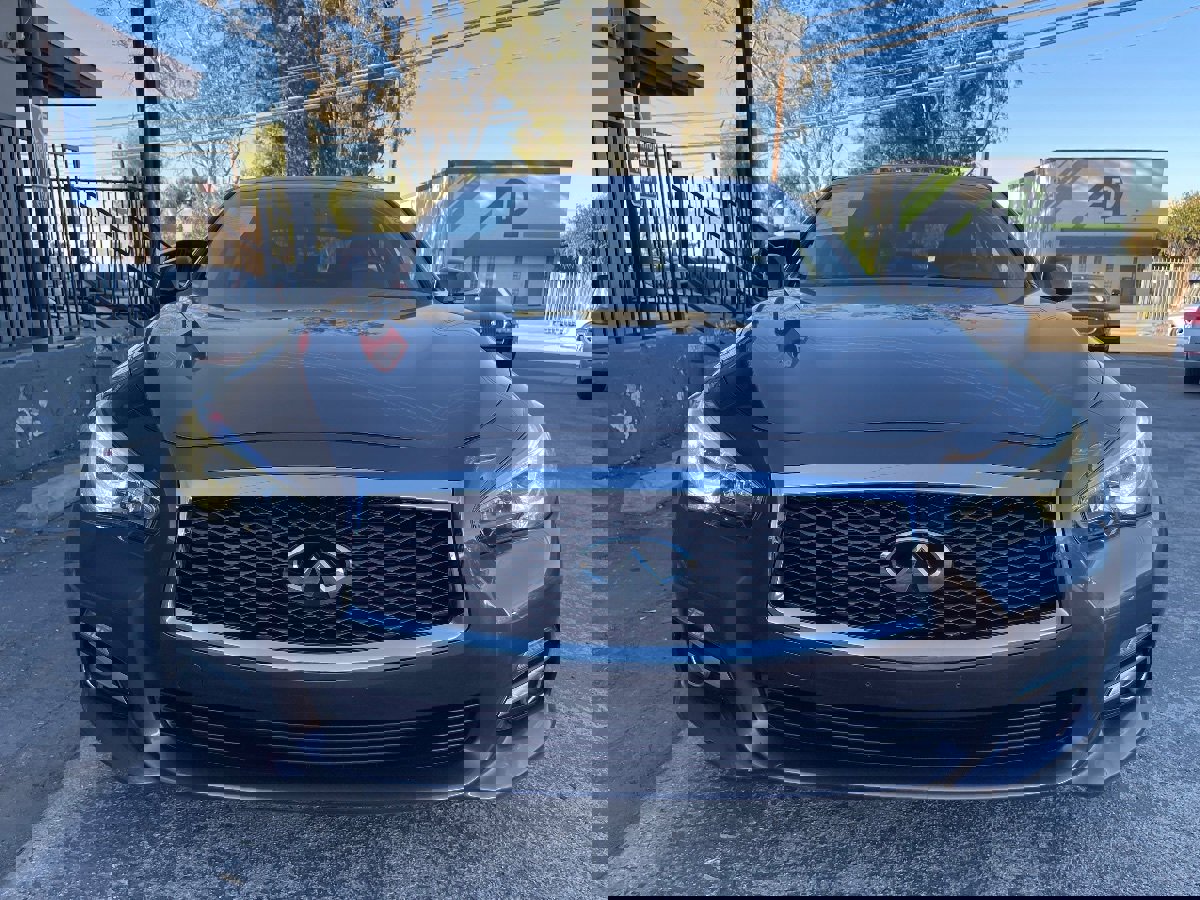 Used 2017 INFINITI Q50 Premium w/ 2.0T Premium Plus Package image 2