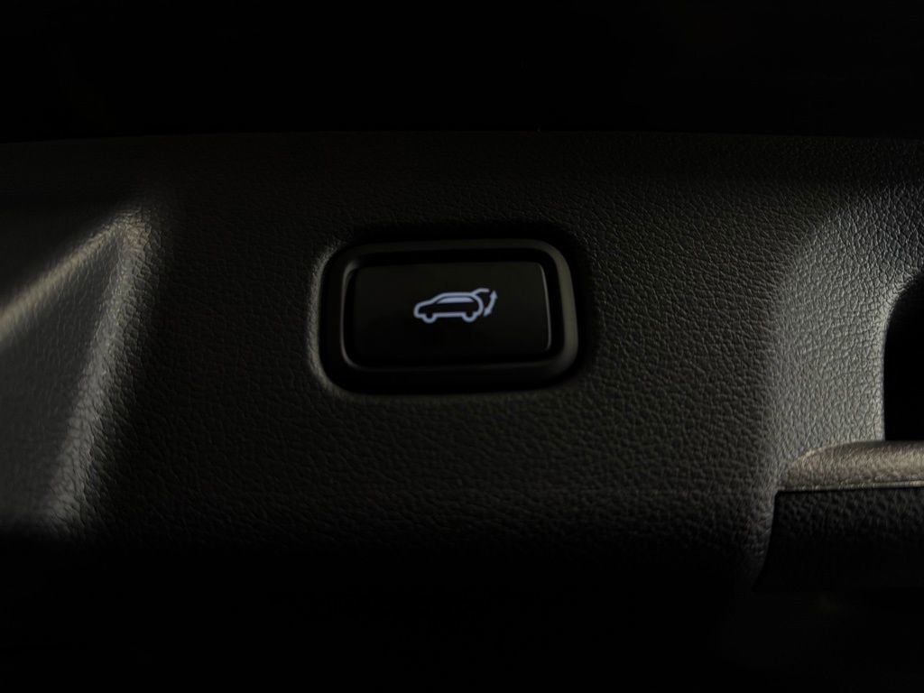 Used 2025 Hyundai Palisade Calligraphy image 31