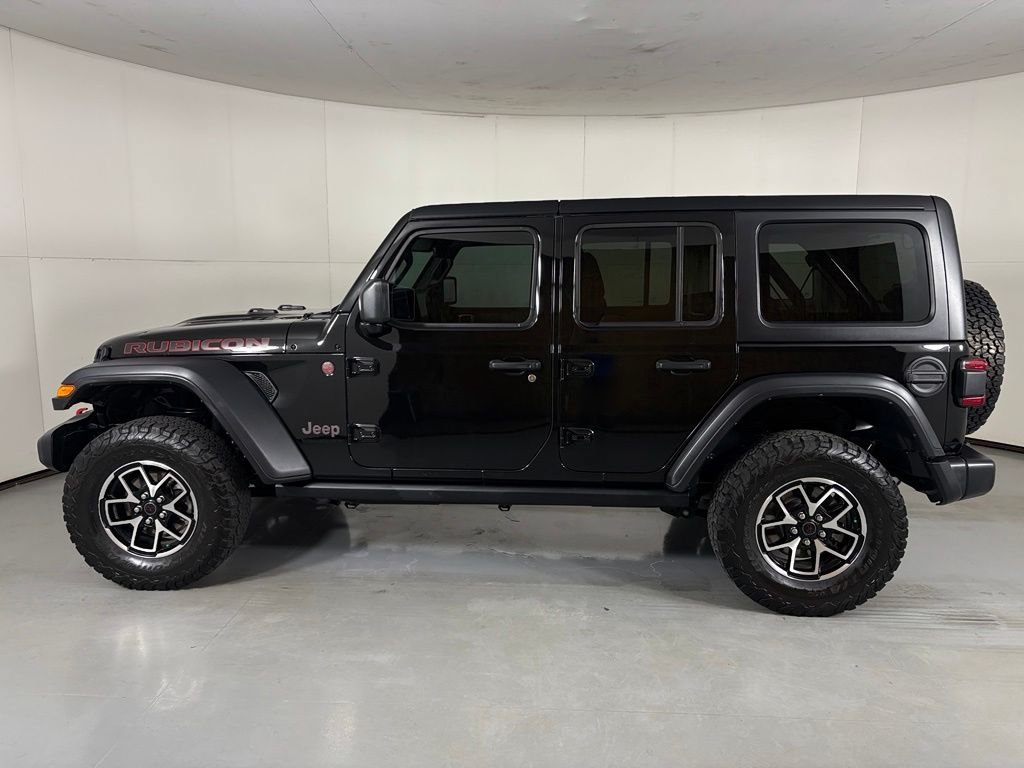Used 2024 Jeep Wrangler Unlimited Rubicon w/ Technology Group AWD/4WD image 5