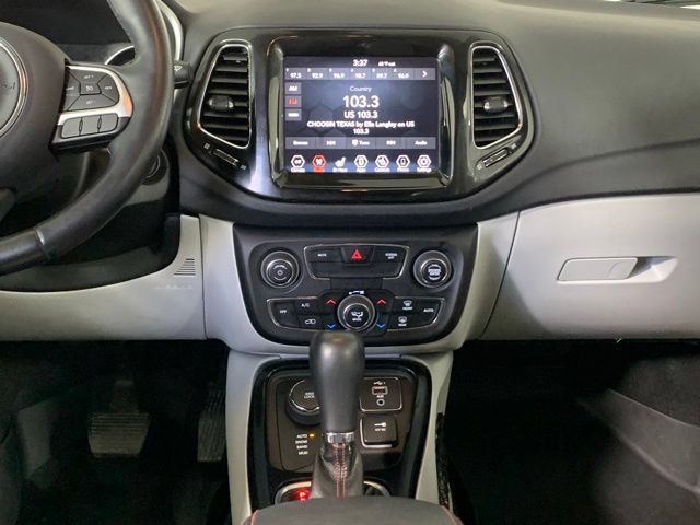 Used 2019 Jeep Compass Limited AWD/4WD image 3