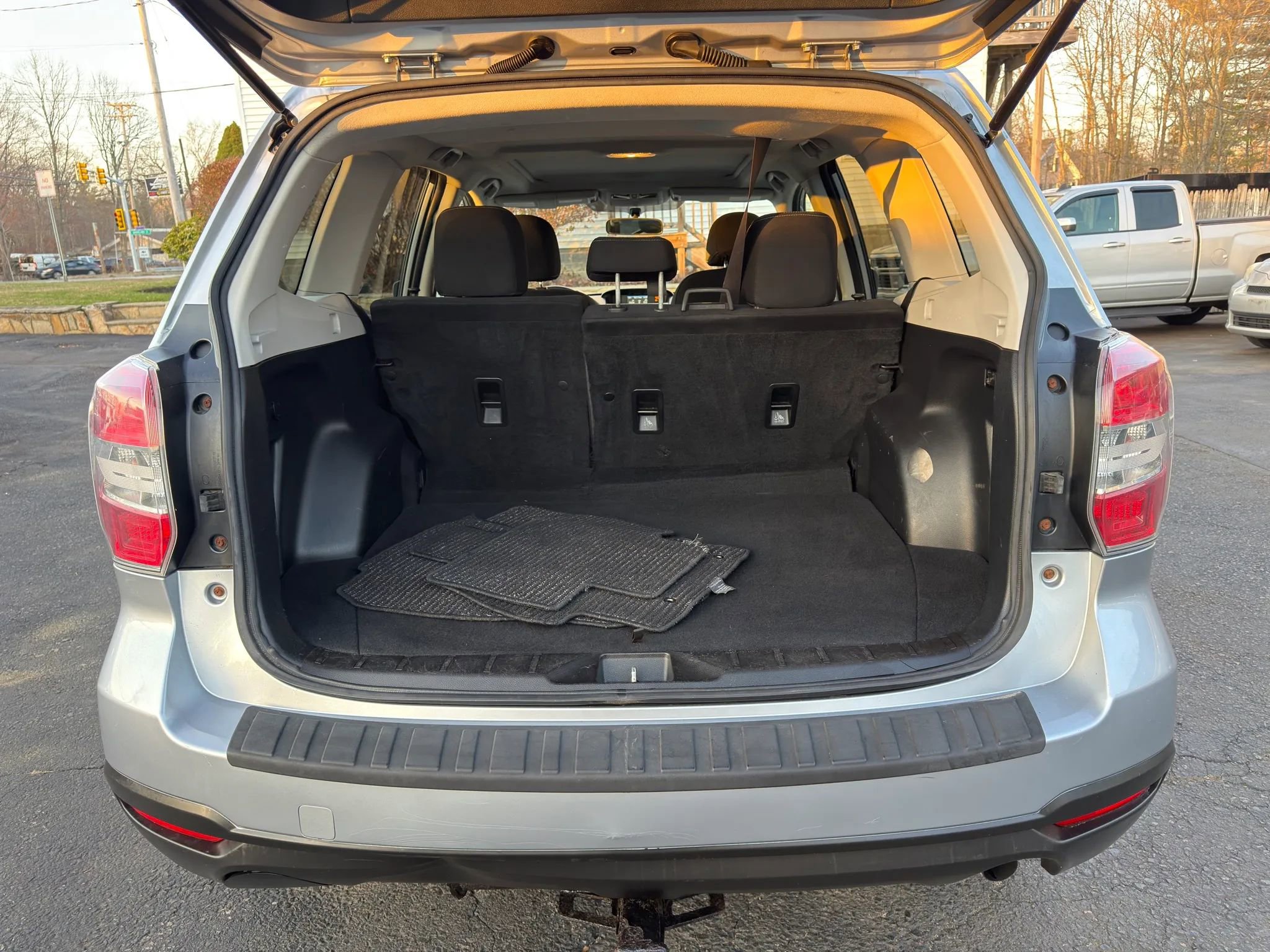 Used 2015 Subaru Forester 2.5i Premium w/ All-Weather Package AWD/4WD image 10