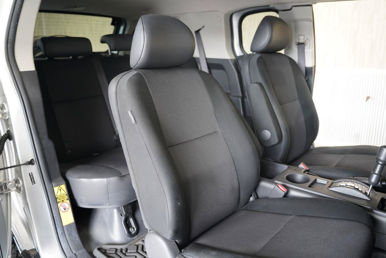 Used 2008 Toyota FJ Cruiser 4WD image 30