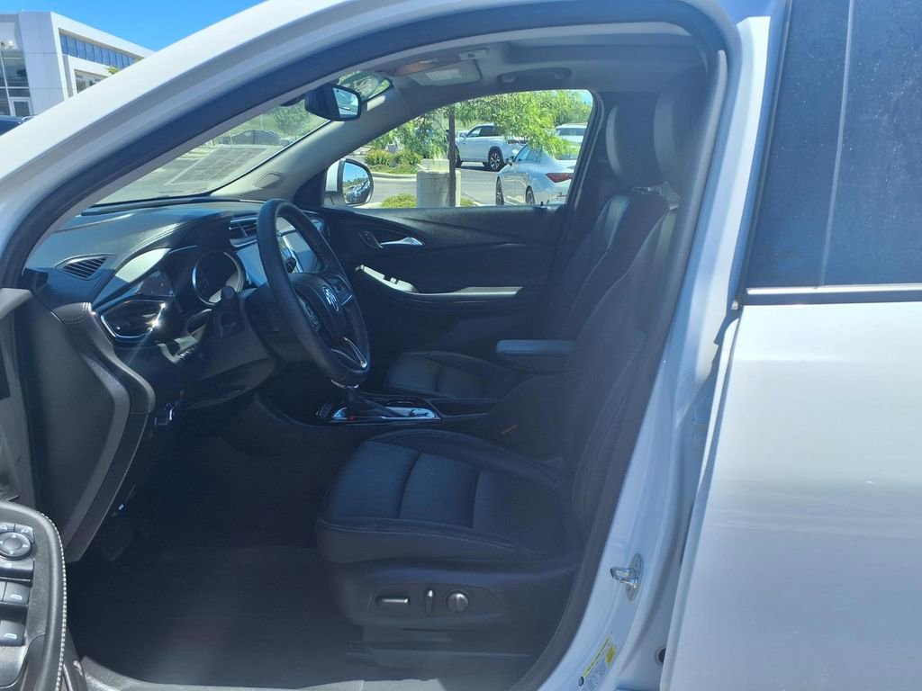 Certified 2021 Buick Encore GX Essence w/ Advanced Technology Package AWD/4WD image 8